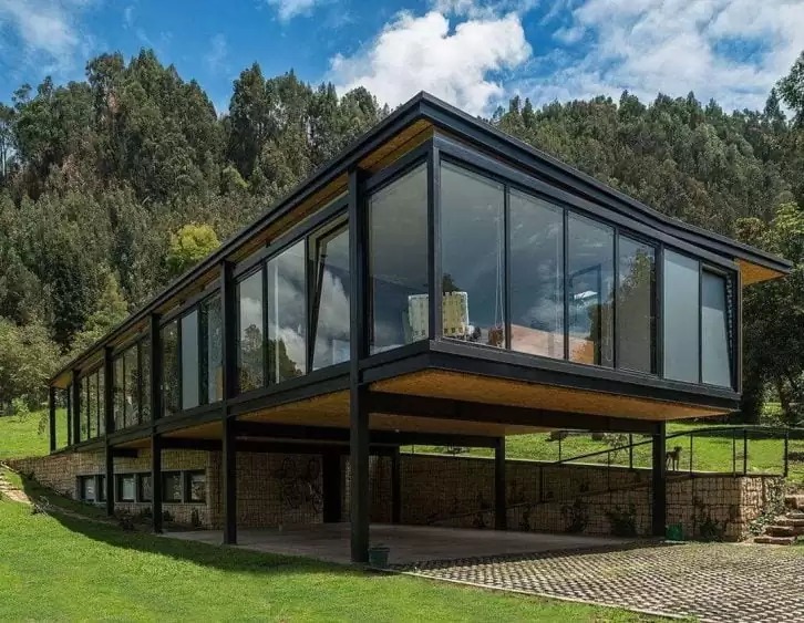 Obra em Andamento: Galpão com Pré-Moldados
